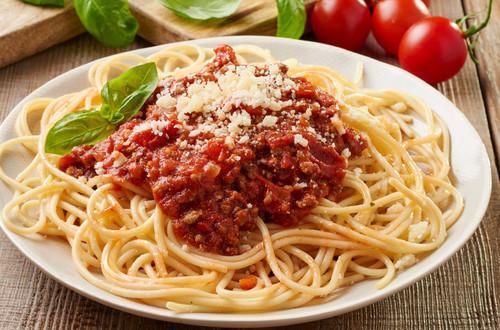 What Are The Secret Ingredients Of Spaghetti Sauce In Italy Restaurant Leonardo Bansko